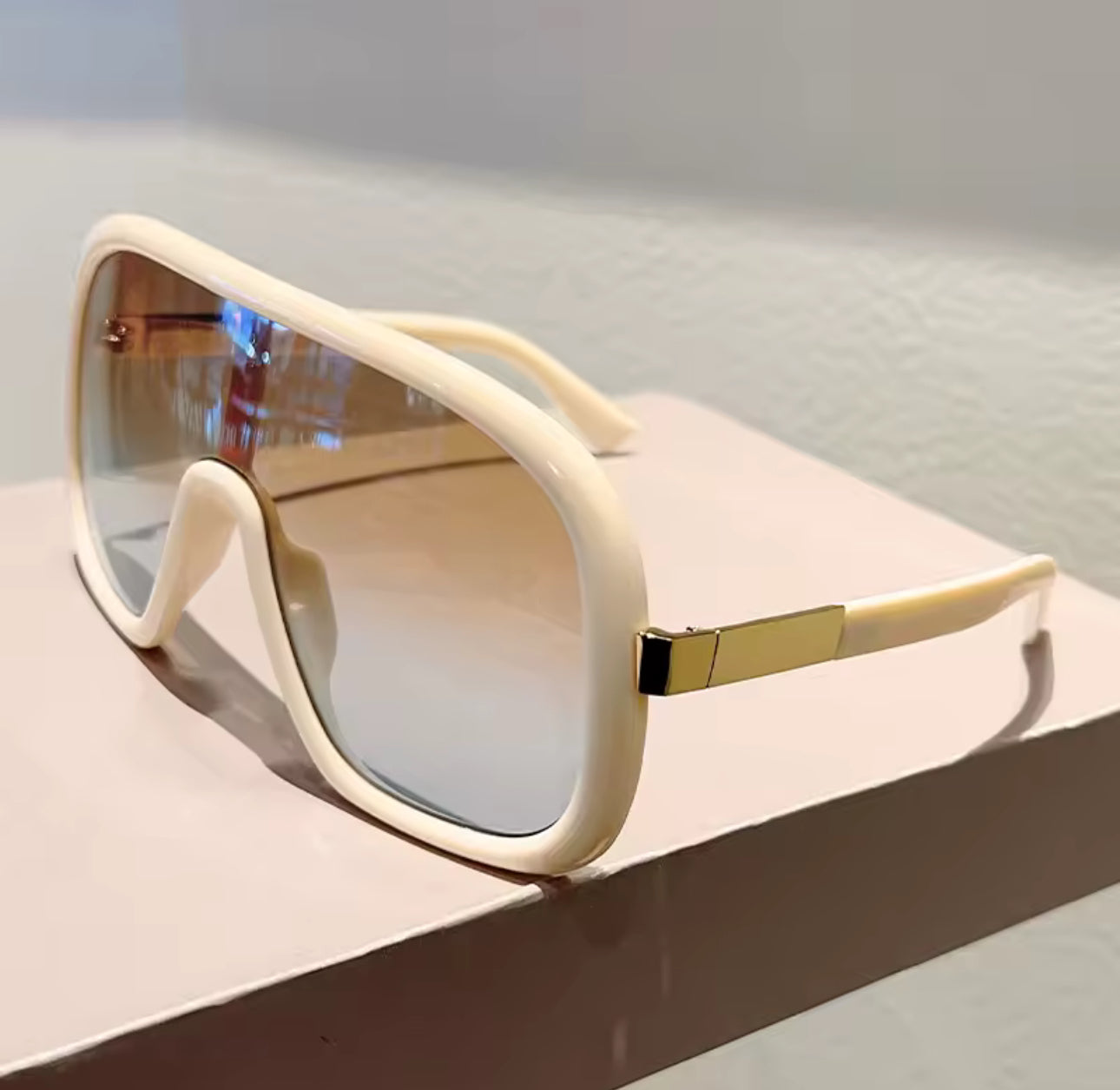 Dellie | Shades