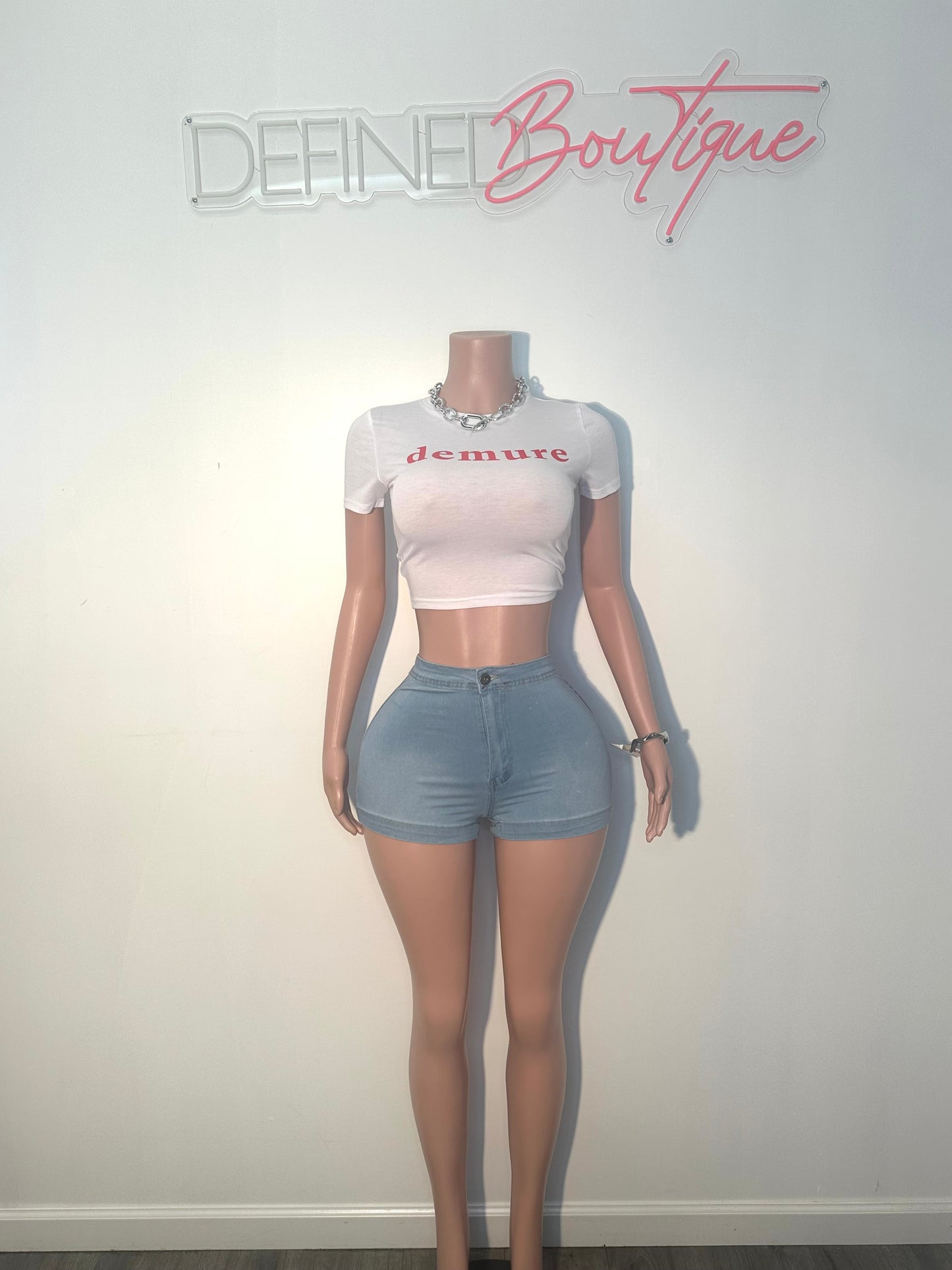 Demure | Top