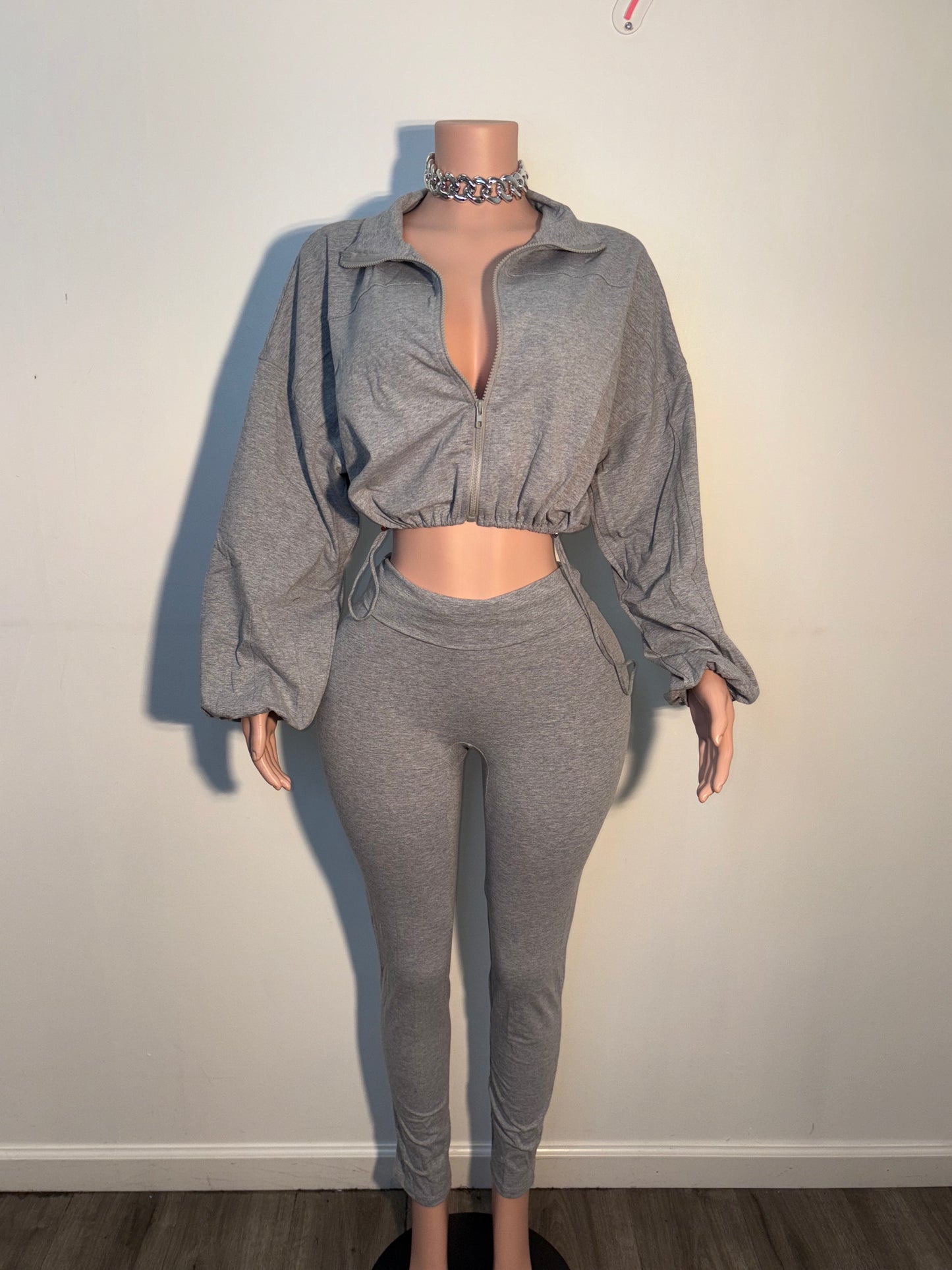 Mingle | Set
