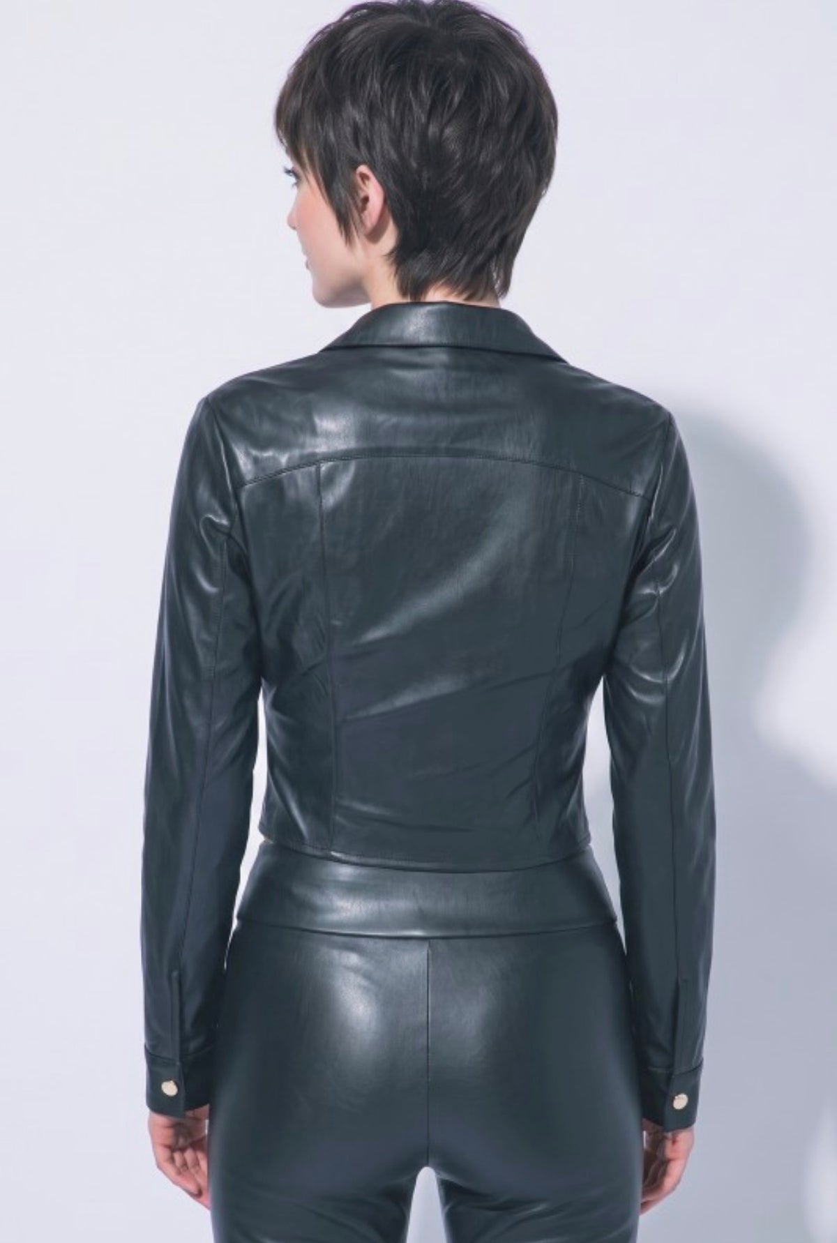 Vix Leather | Top