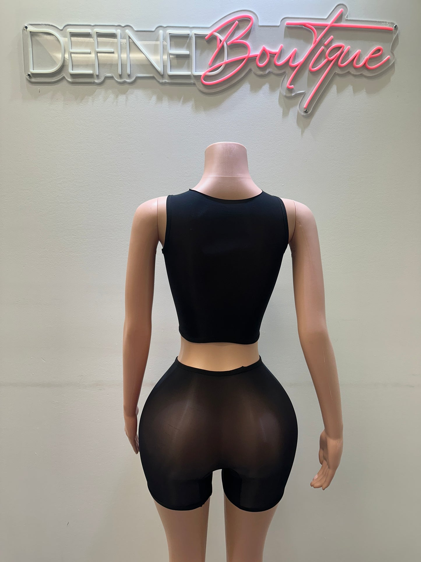 Britni Short | Set