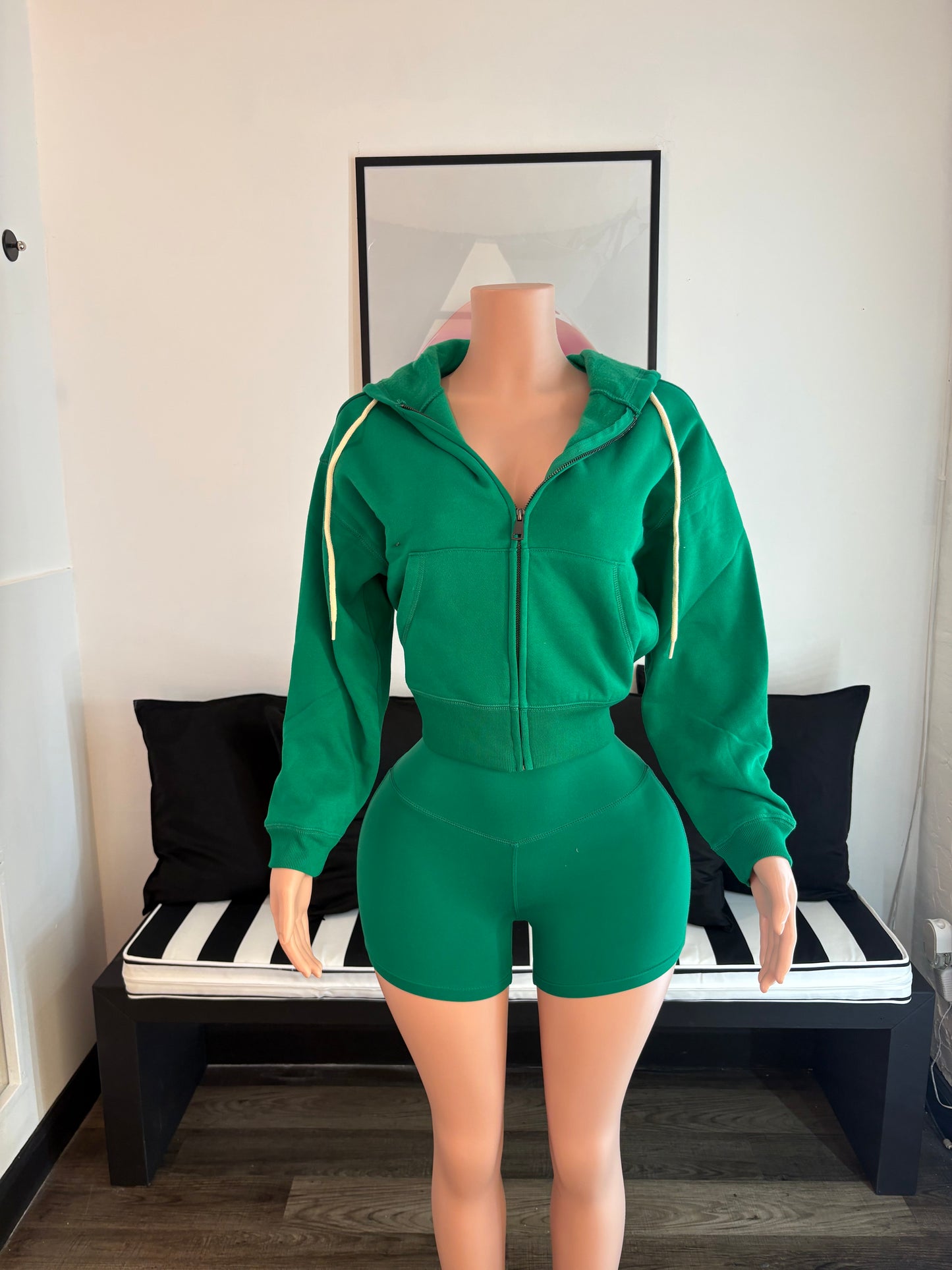 Kass Short | Set