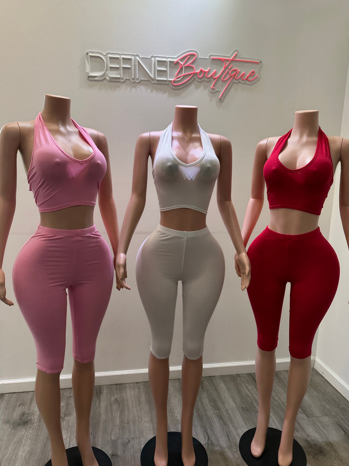 Tera Capri | Set