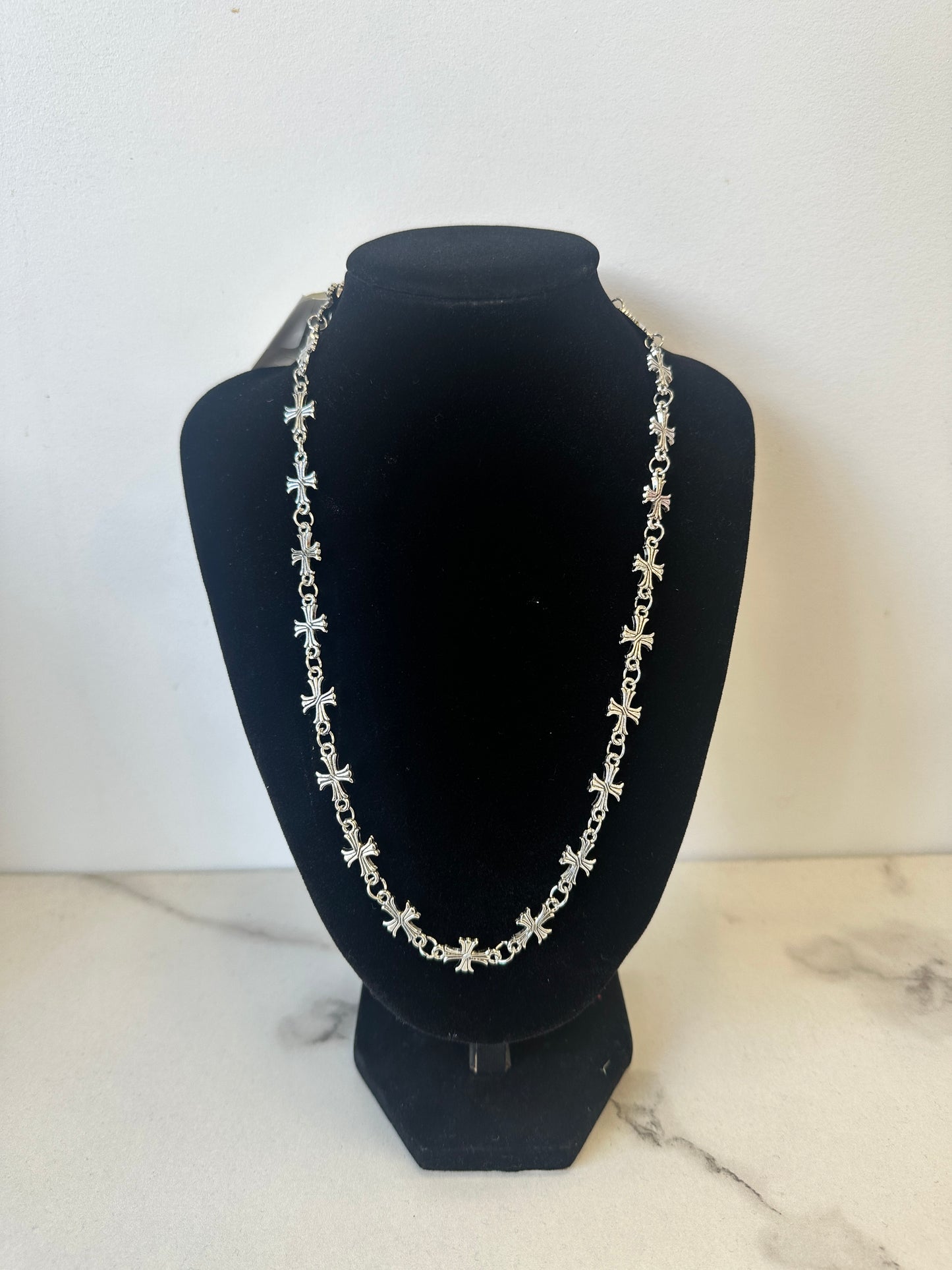 Crossin | Necklace