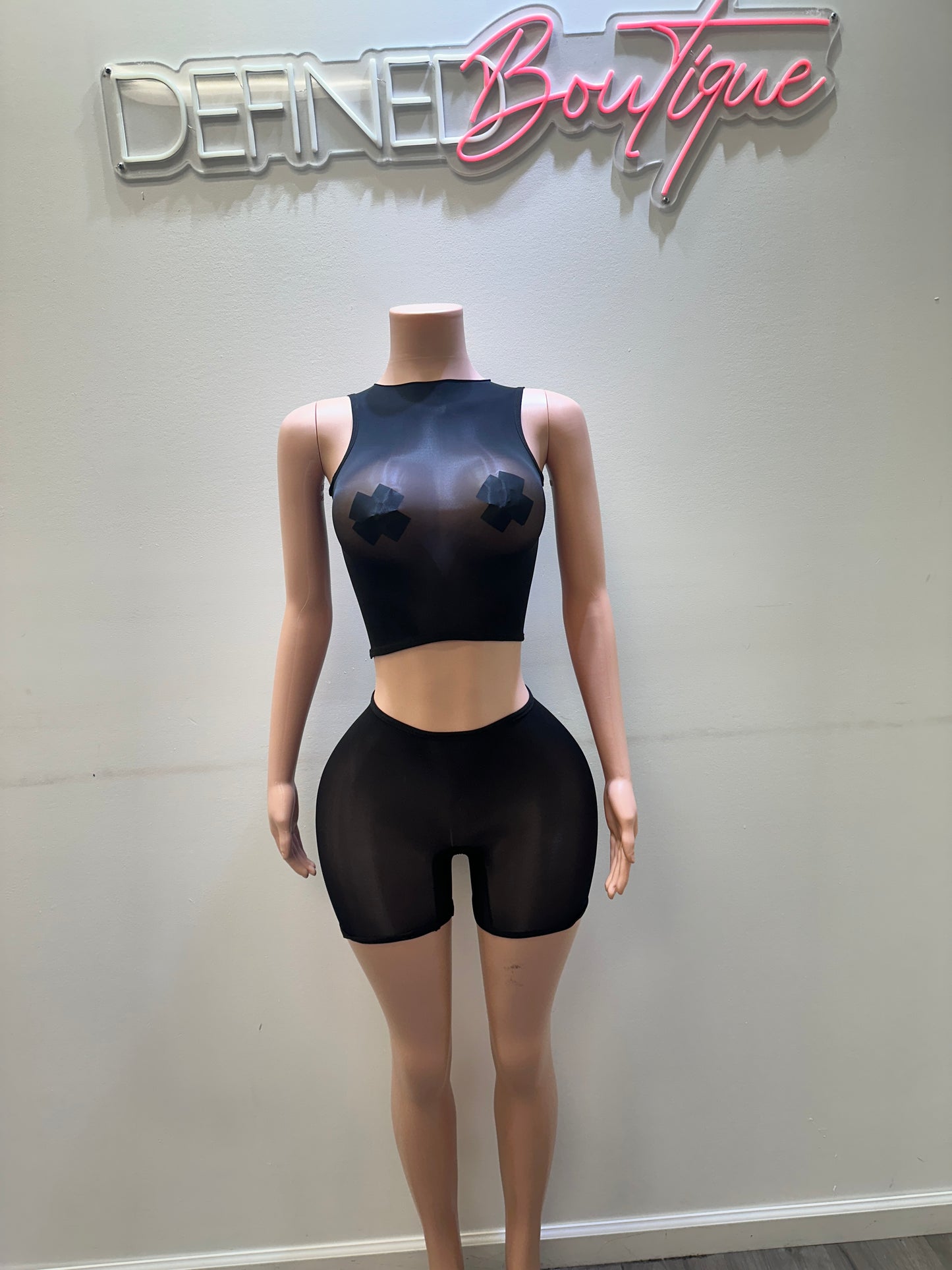 Britni Short | Set
