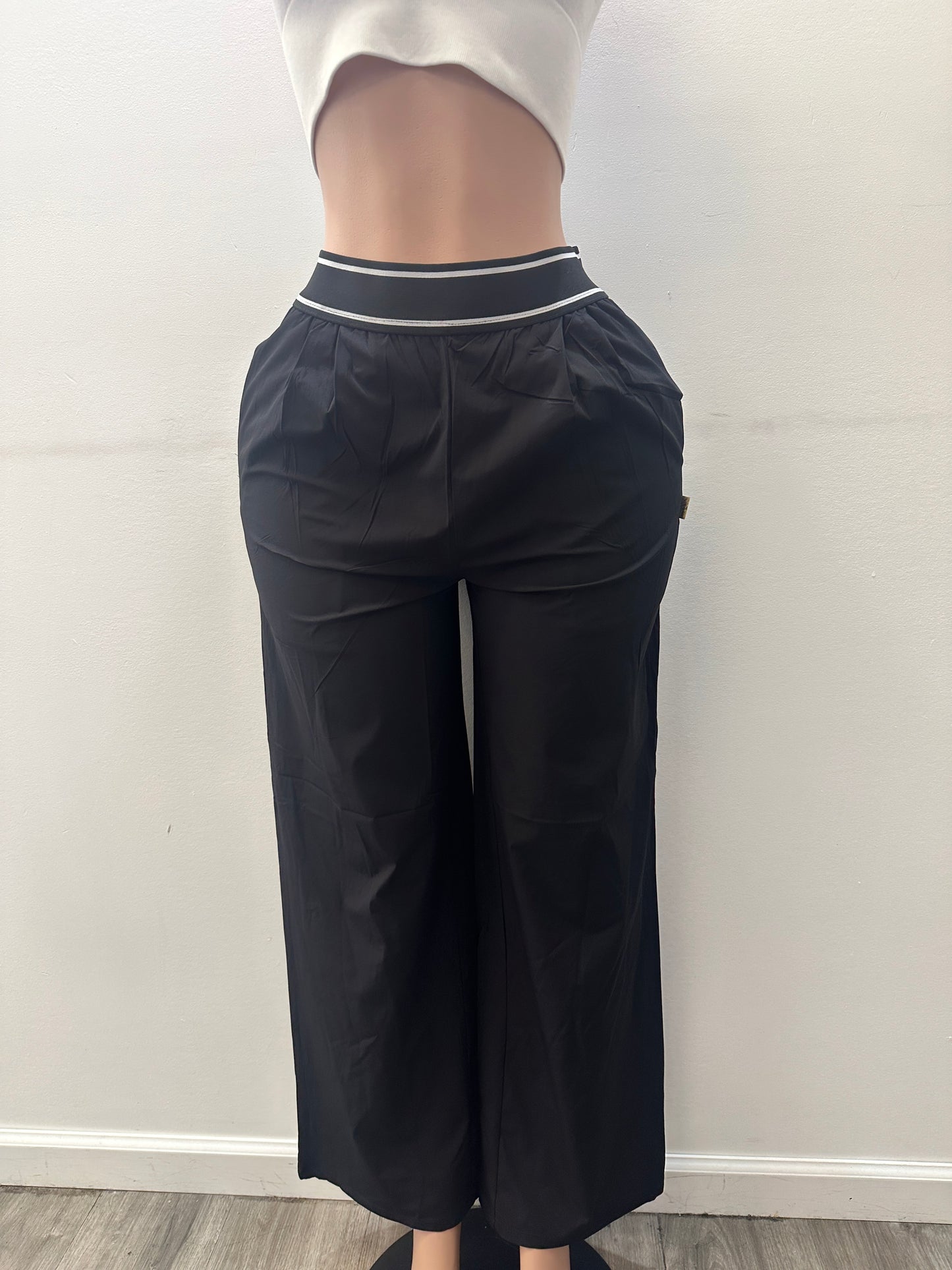 Contrast | Joggers