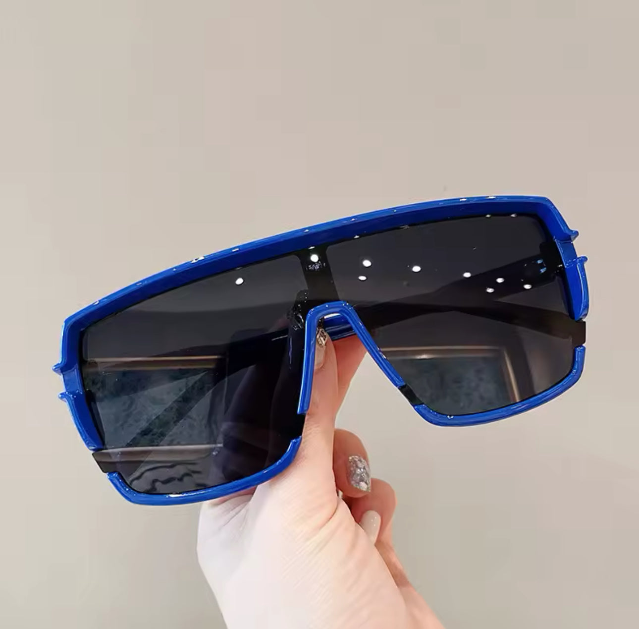 Lucci | Shades