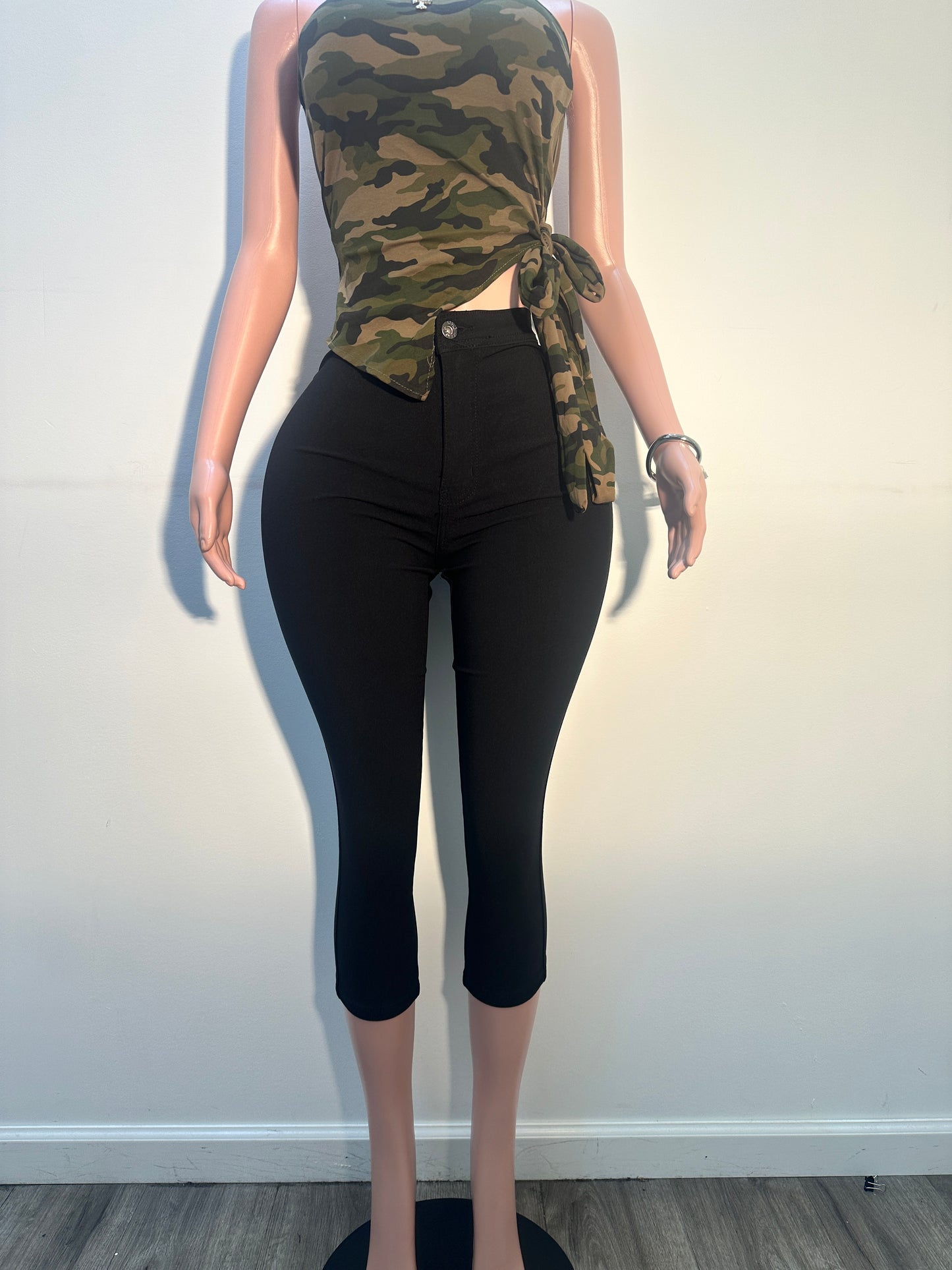 Kadi Capri | Pants