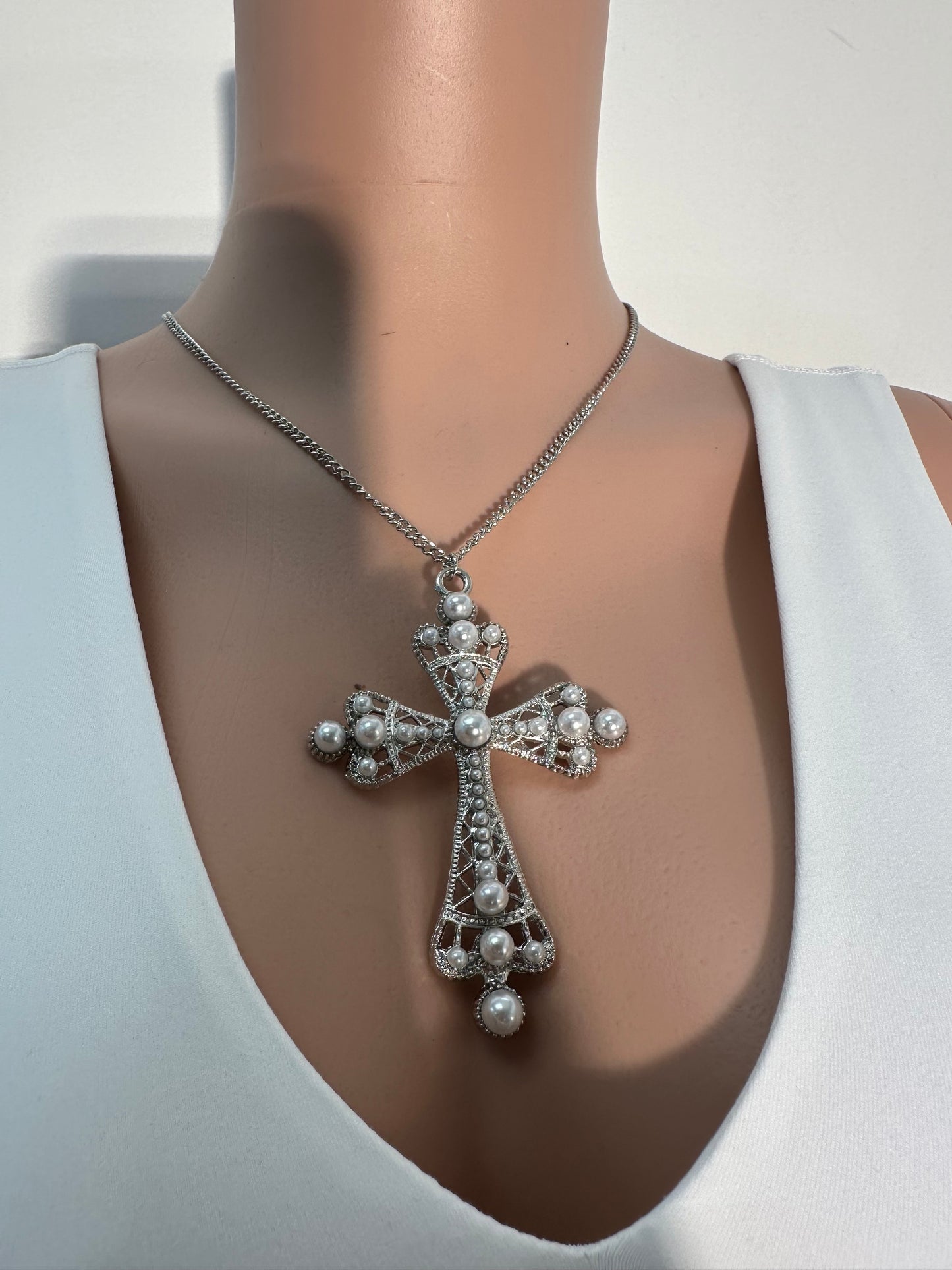 Crossing It | Necklace