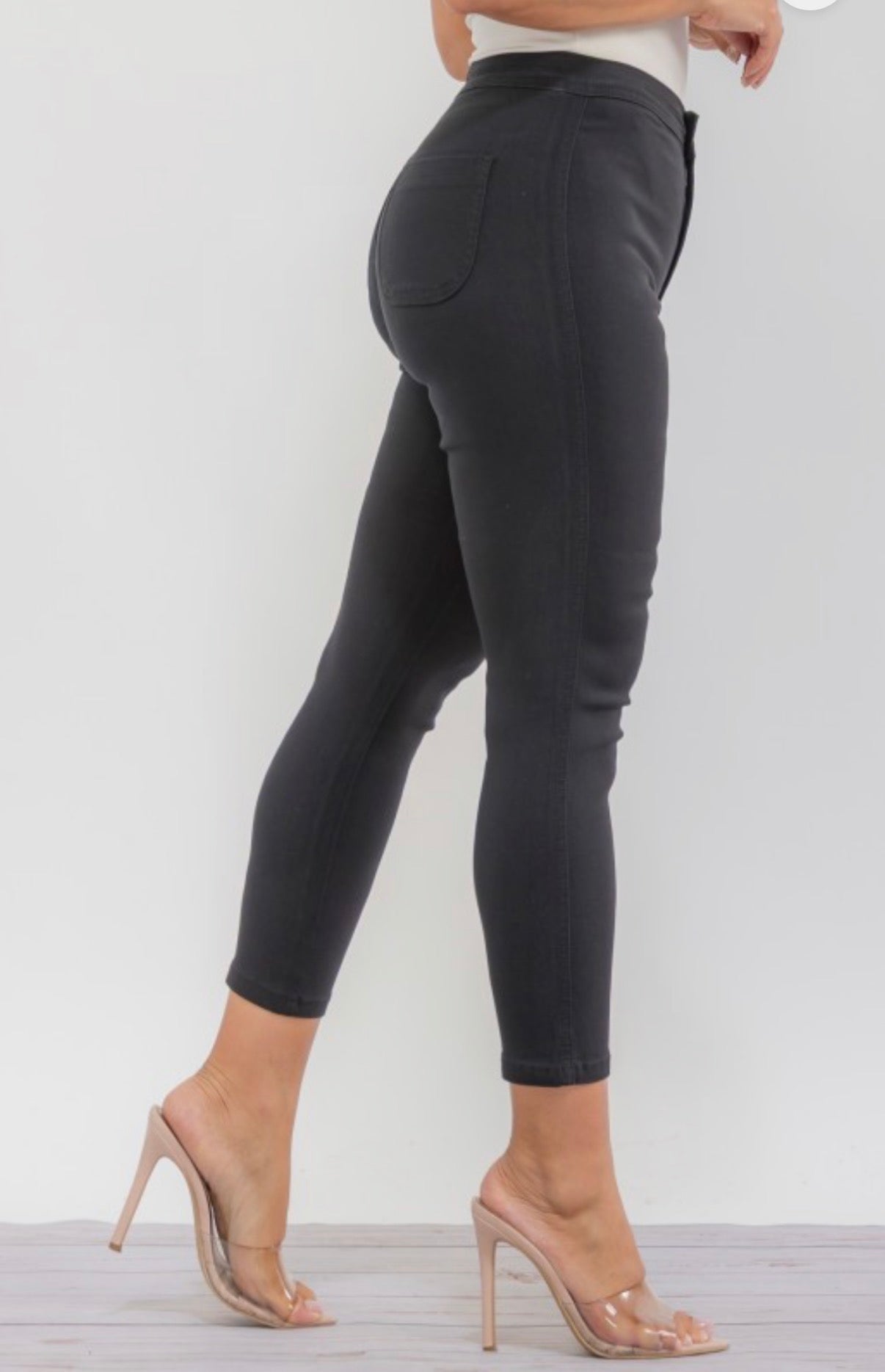 Kadi Capri | Pants