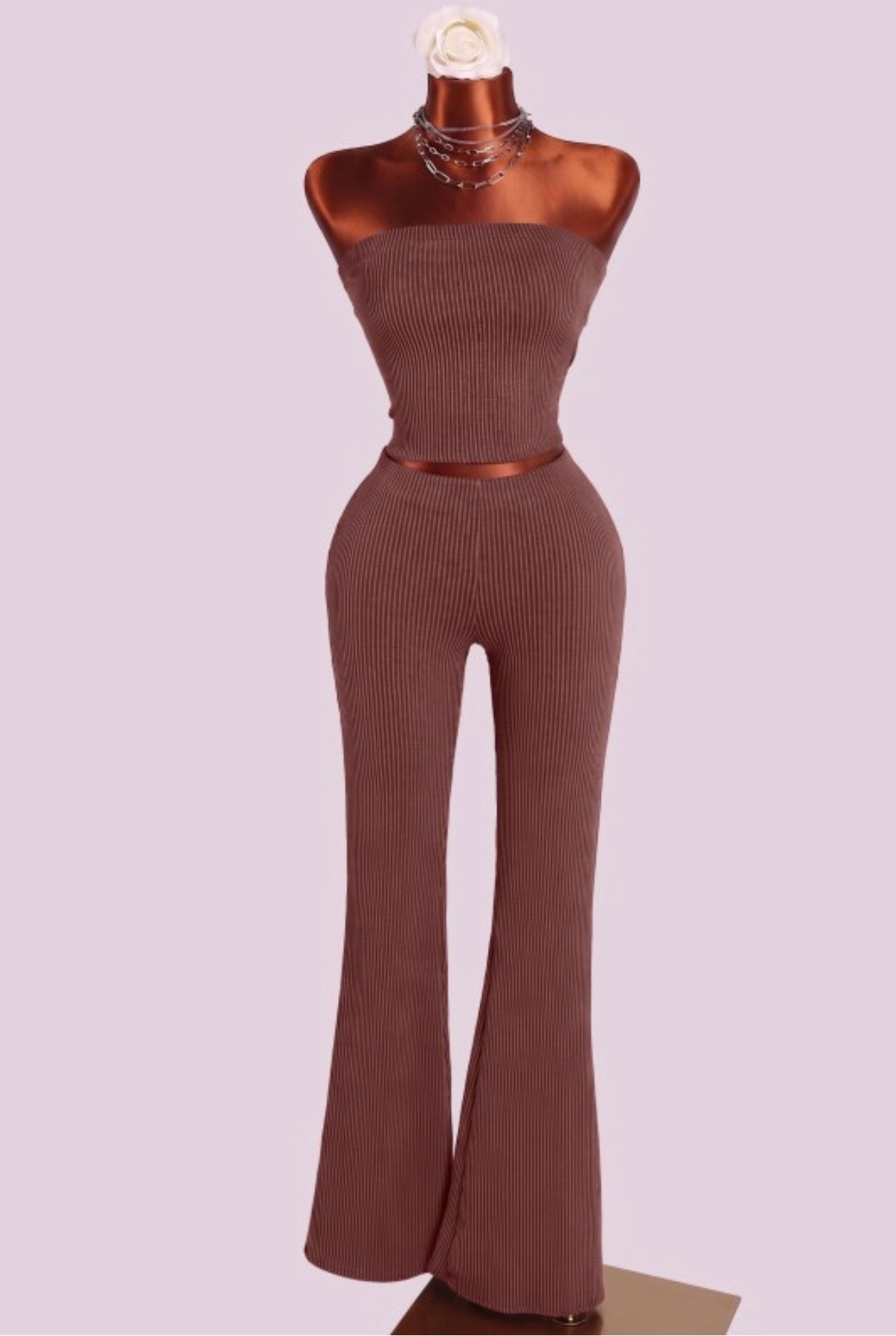 Gina | Set