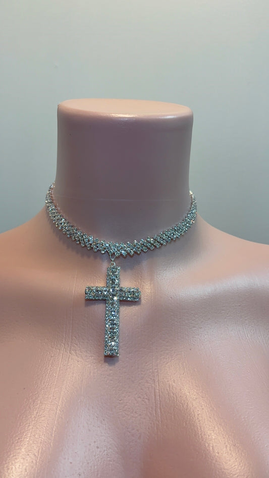 Holly Cross | Necklace