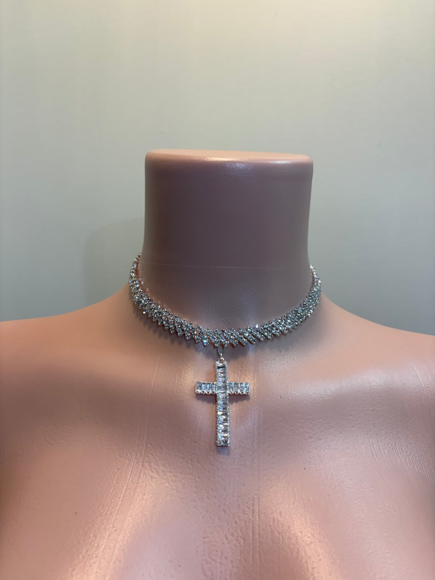 Holly Cross | Necklace