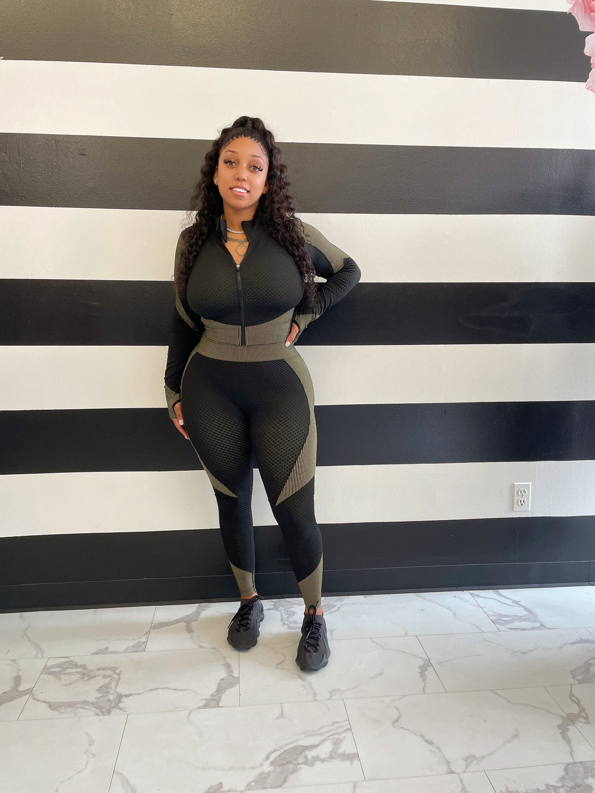 Taryn | Set