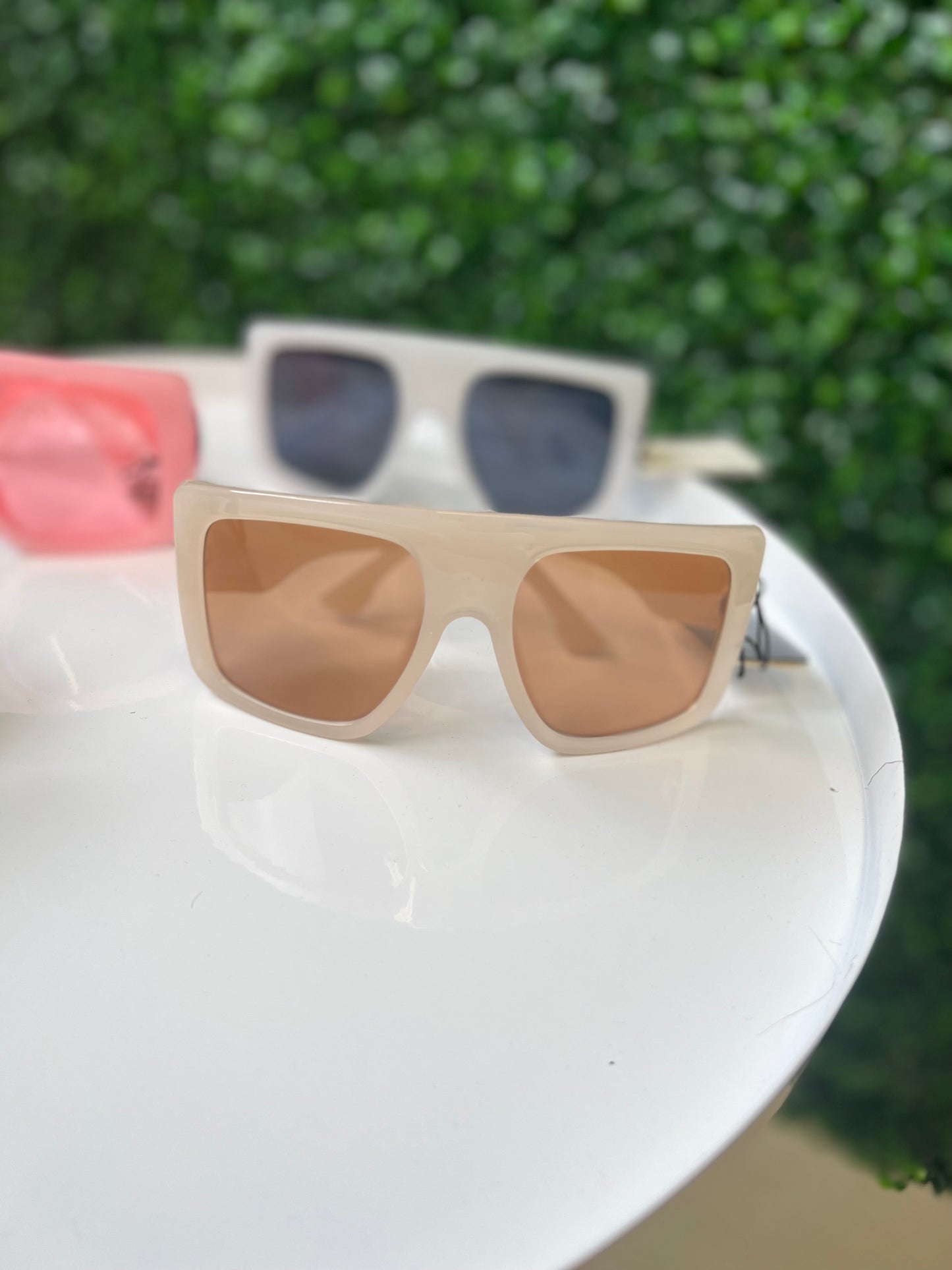 Bia | Shades