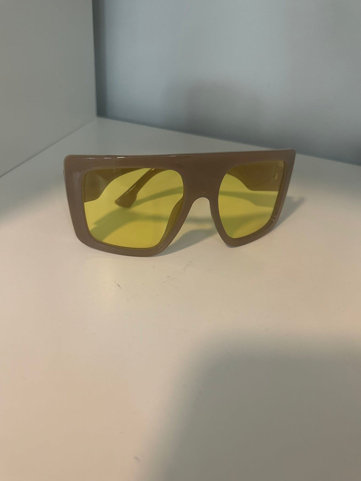 Bia | Shades